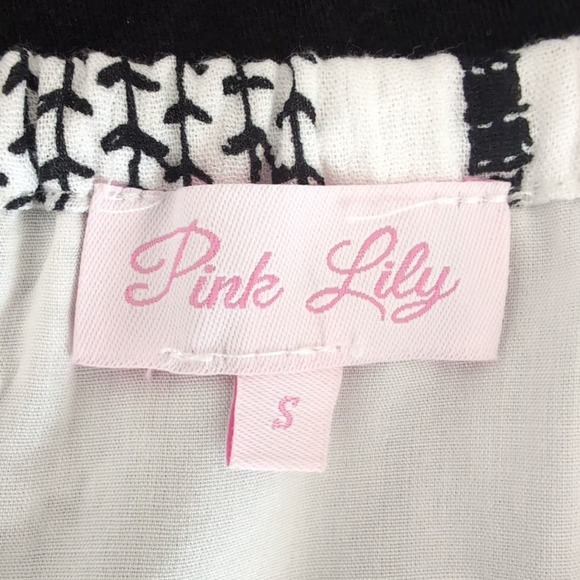 Women's Pink Lily Black & White Patterened Halter Style Jumpsuit Sz. S - Picture 5 of 5